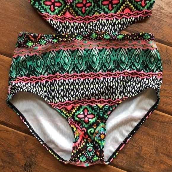 - - New Tempt Me One Piece Swimsuit - Size Small - Picture 3 of 9